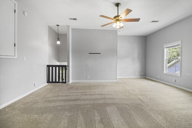 Building Photo - 1644 Cedar Springs Cir