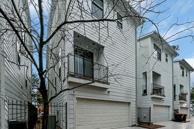 Building Photo - 1434 Ennis St