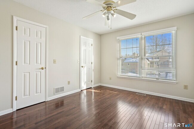 Building Photo - 51 Brittania Dr