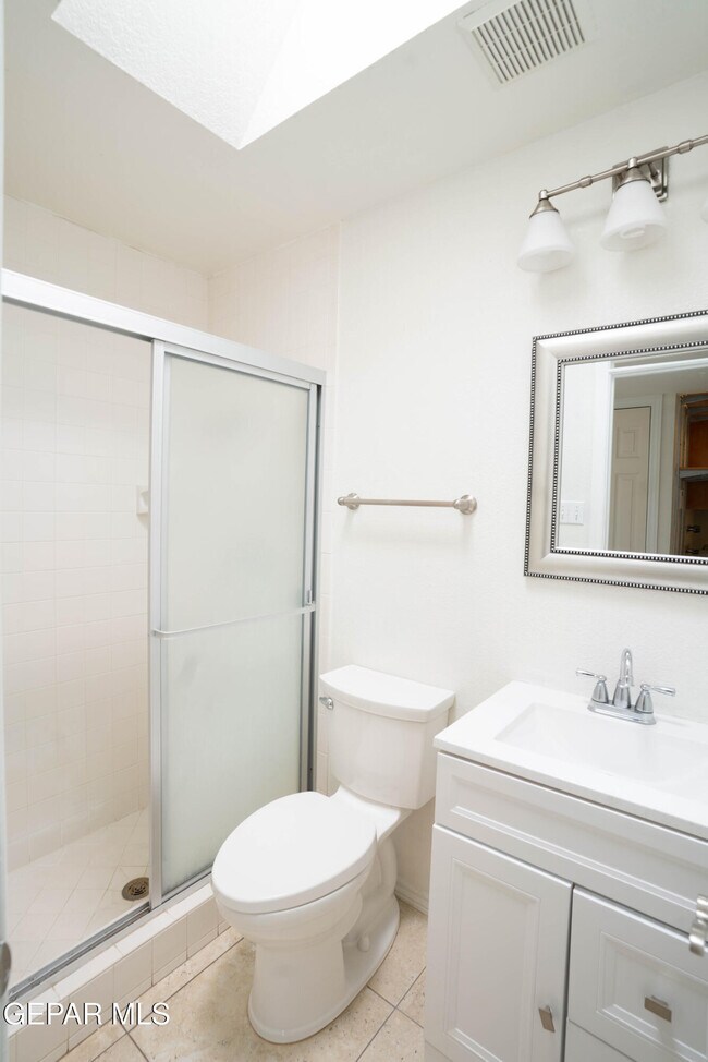 Building Photo - 7033 San Marino Dr
