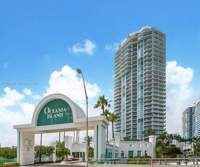 Building Photo - 16500 Collins Ave