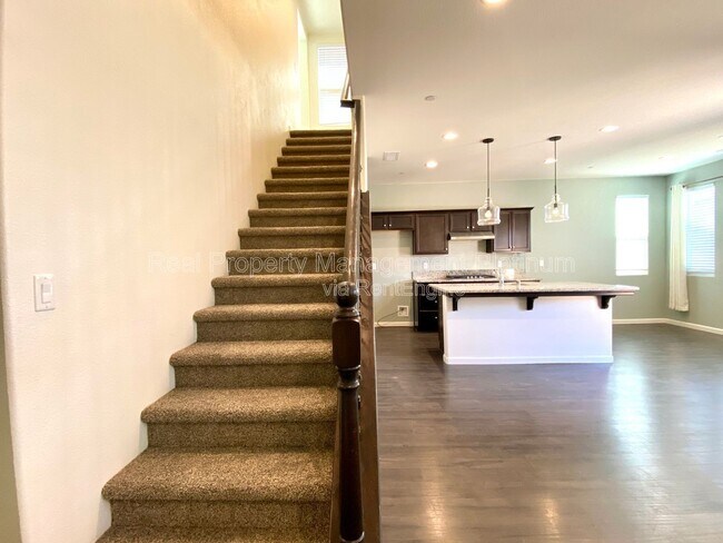 Building Photo - 2534 Mustang Dr