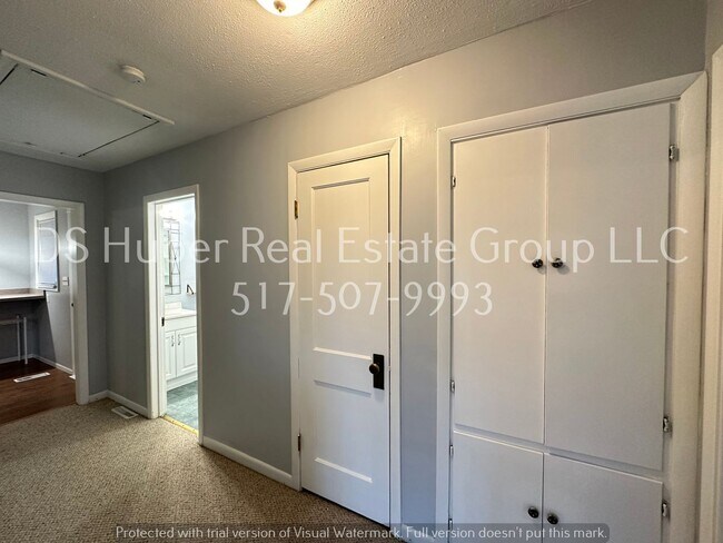 Building Photo - 526 W Hillsdale St