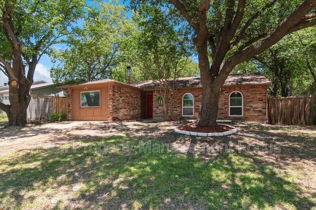 Building Photo - 511 Cumberland Dr