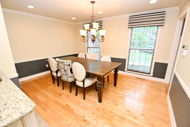 Building Photo - Penn Schools, executive home 4 bedroom 2.5...