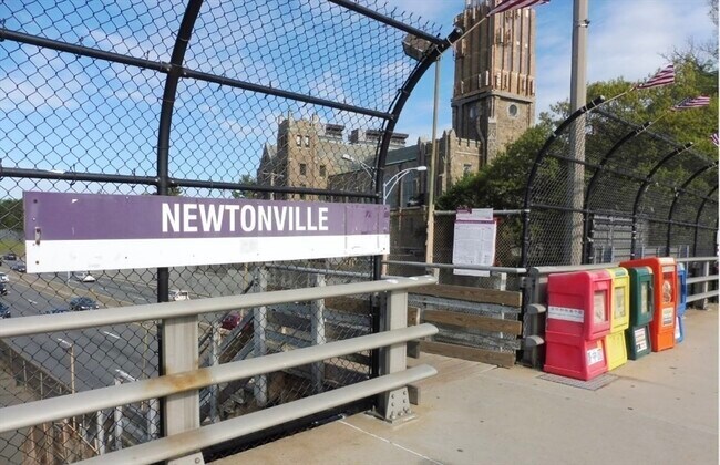 Building Photo - 6 Lowell Ave