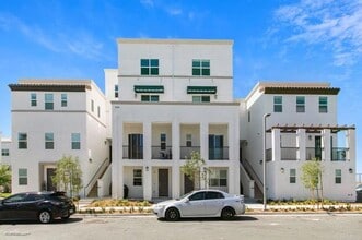 Building Photo - 2015 Mindoro Ln
