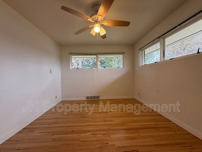 Building Photo - 1726 Alder Dr