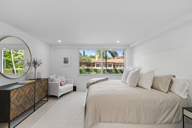 Building Photo - 170 N Ocean Blvd