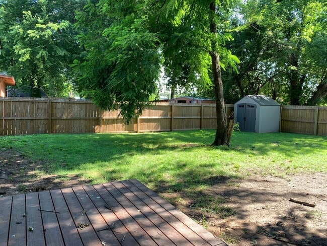 Building Photo - 116 Melrose Cir