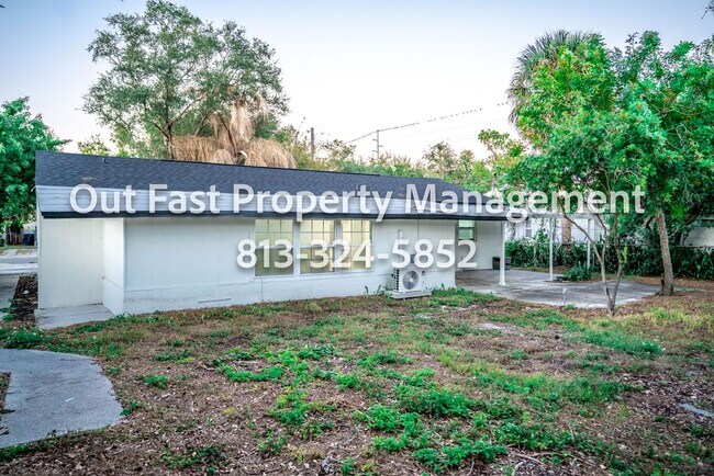 Building Photo - Bright Corner-Lot Home Near Bayshore and City Conveniences