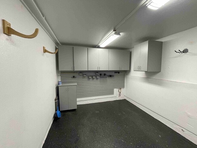Building Photo - COMPLETELY UPDATED SHERMAN OAKS TOWNHOME!