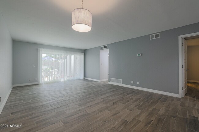 Building Photo - 3640 N 70th St