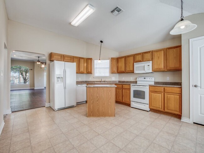 Building Photo - 6102 Still Meadow