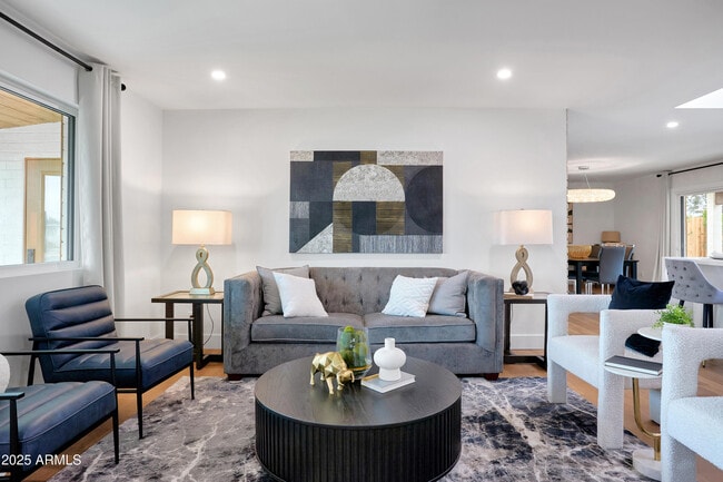 Building Photo - 7320 E Latham St