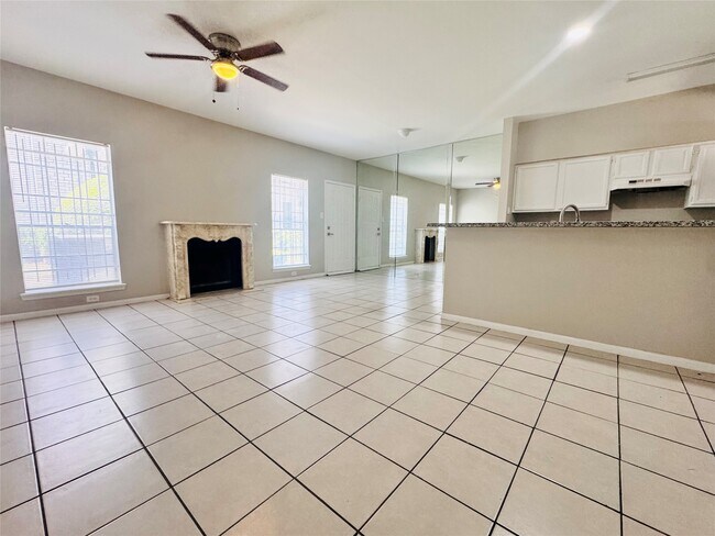 Building Photo - 7352 Regency Square Ct
