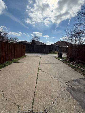 Building Photo - 1704 Bent Brook Dr