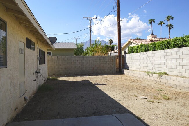 Building Photo - 52601 Avenida Navarro