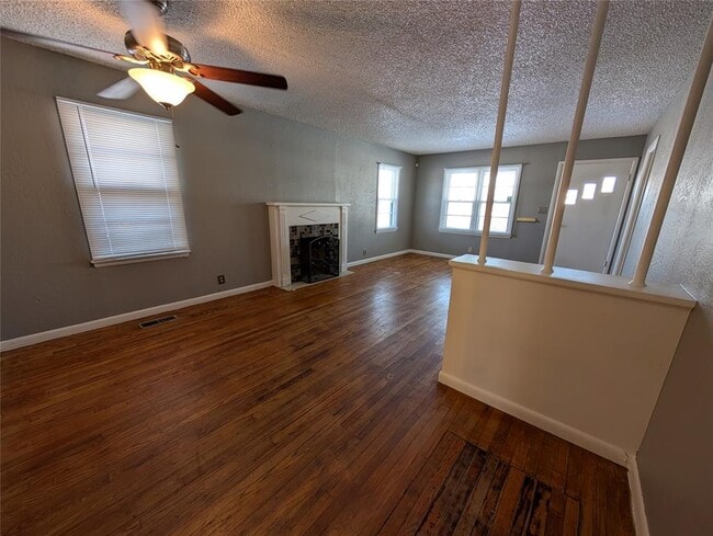 Building Photo - 2800 NE 17th St