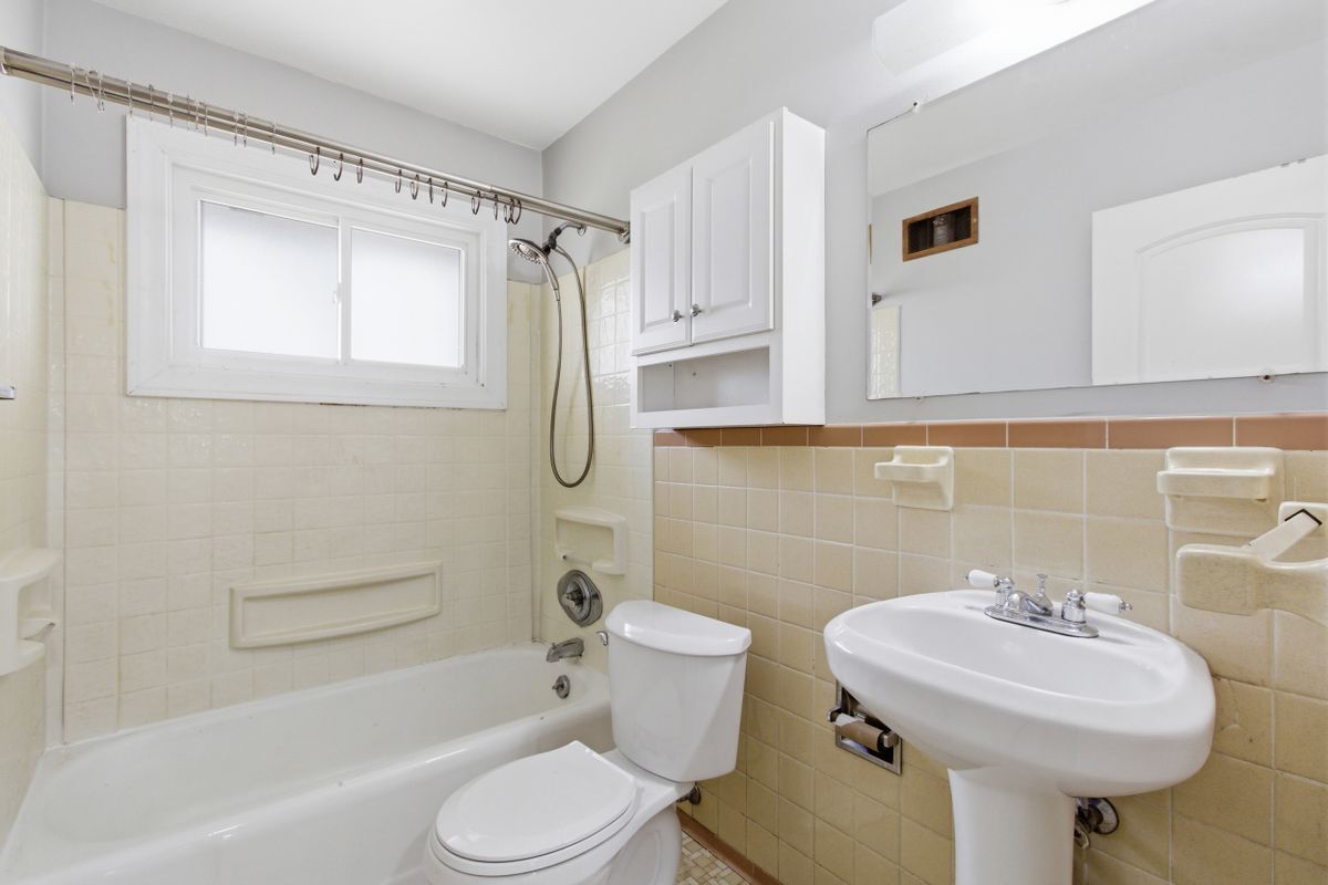 Building Photo - 125 Sheffield Dr