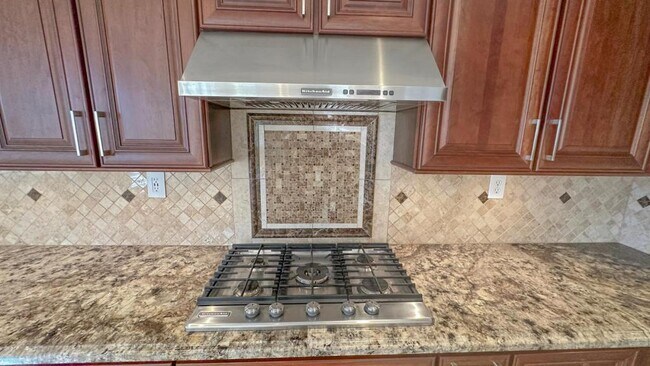 Building Photo - 9 Yale Ct