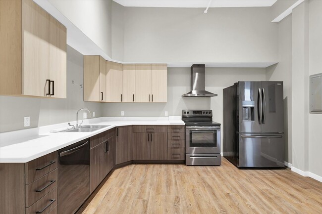 Building Photo - SUMMER SUBLEASE~ 1 BED / 1 BATH APARTMENT ...