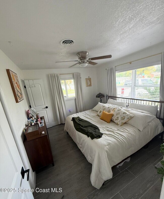 Building Photo - 1185 King St