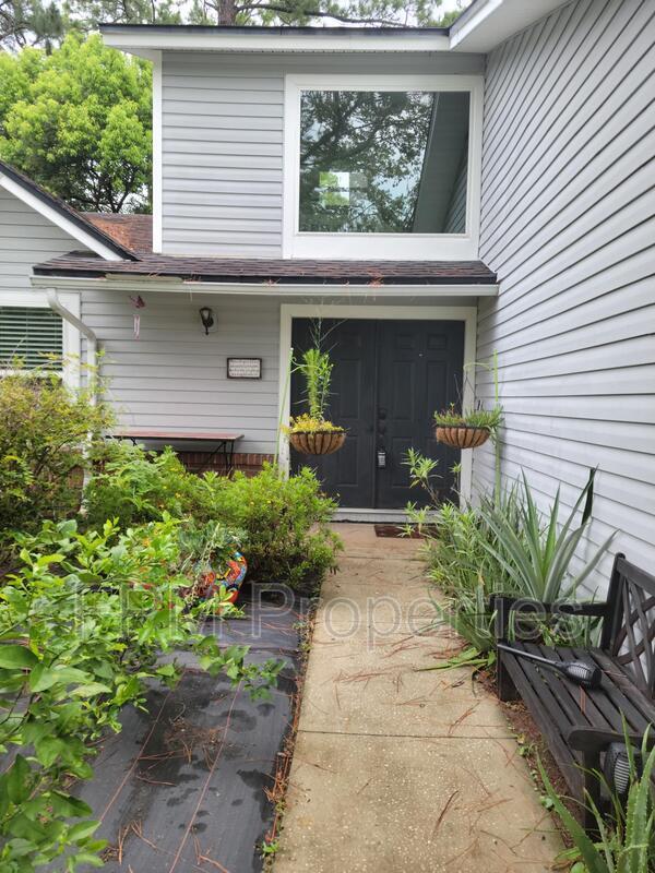 Building Photo - 2746 Grayton Ct