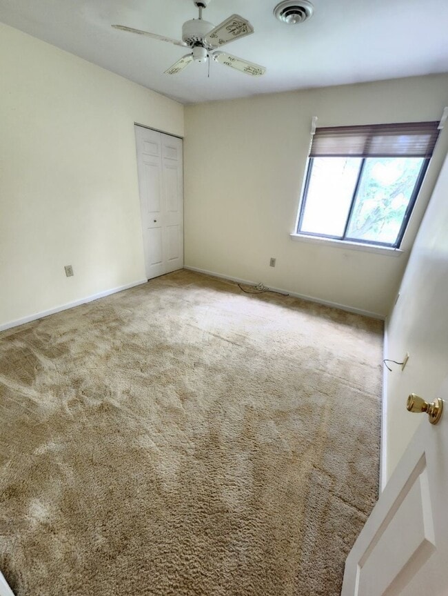 Building Photo - 184 Ridgeview St