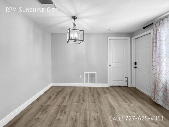 Building Photo - 5408 5th Ave N