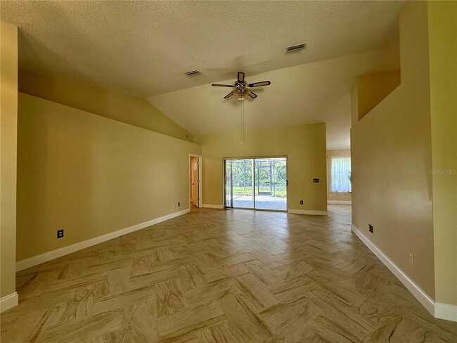 Building Photo - 31 Eastmoor Ln