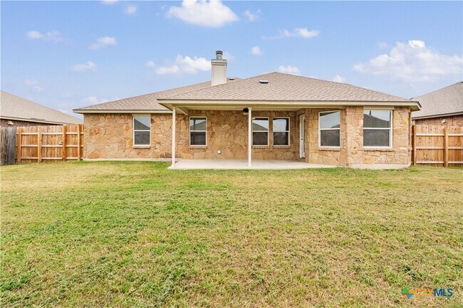 Building Photo - 9405 Cricket Dr