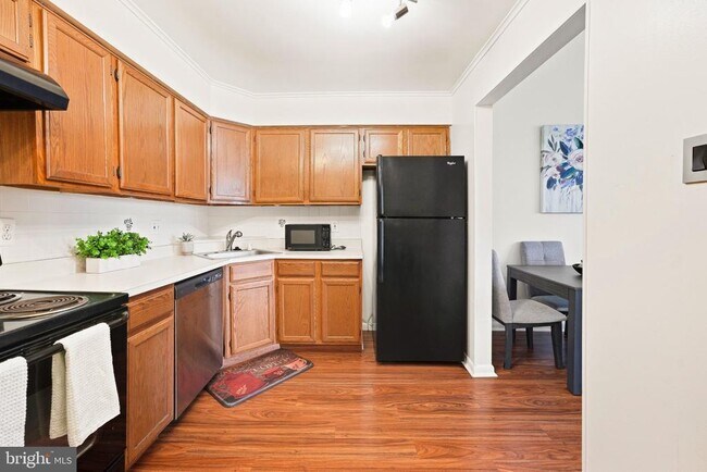Building Photo - 8792 Grasmere Ct