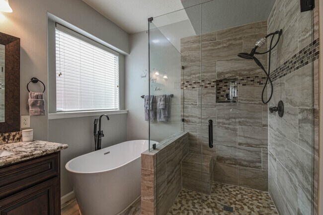 Building Photo - 3110 Legends Mist Dr