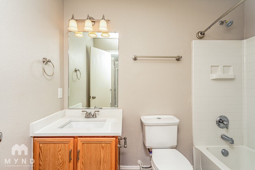 Building Photo - 8924 Sun Haven Way