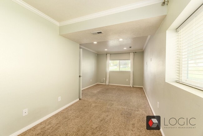 Building Photo - 835 W 2400 N St