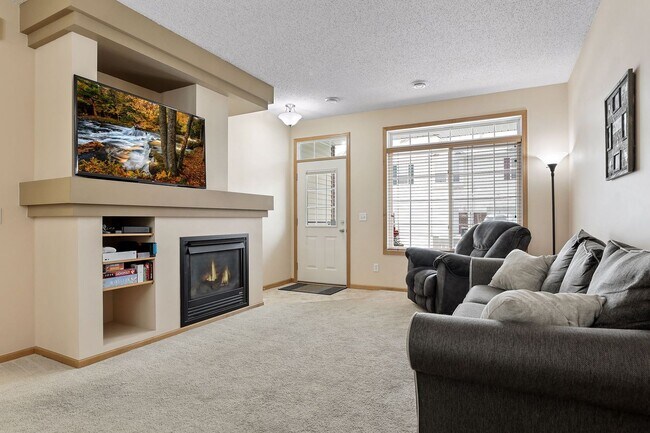 Building Photo - Amenity-Packed Bailey’s Arbor Townhome — Available June 1!