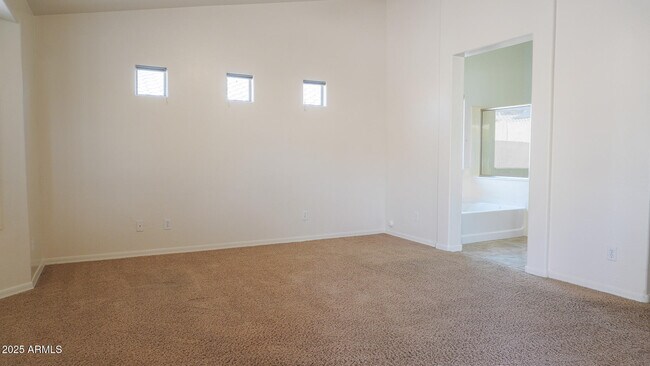 Building Photo - 25564 W Magnolia St