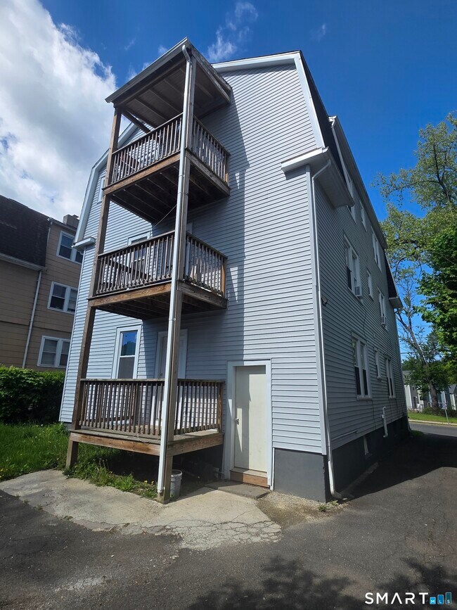 Building Photo - 242 Enfield St