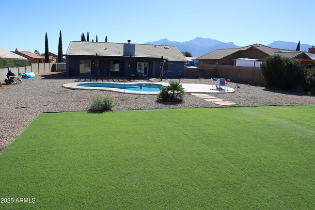 Building Photo - 3887 Cam Bella Rosa