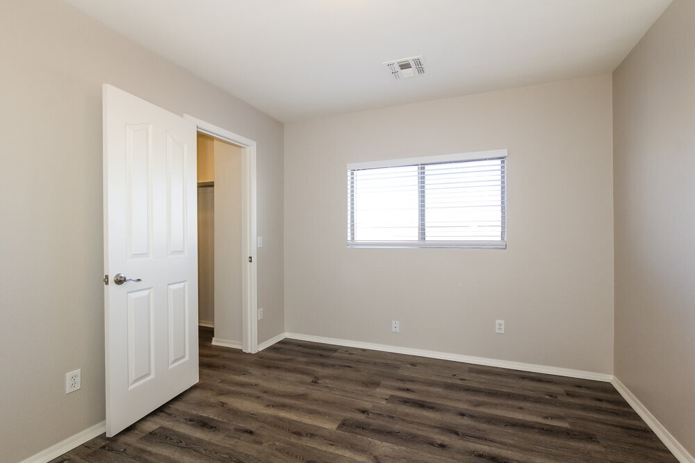 Building Photo - 11610 W Columbine Dr