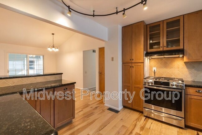 Primary Photo - 3110 N Waterford Dr