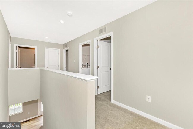 Building Photo - 38 Diopside Dr