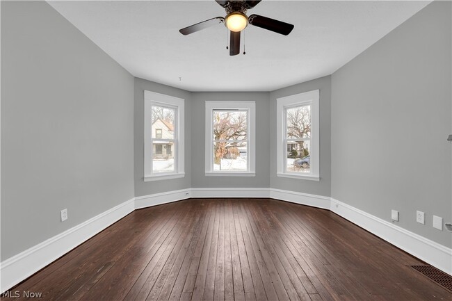 Building Photo - 1528 Newman Ave