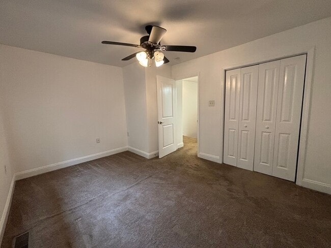 Building Photo - 2 Bedroom Townhome walking distance to Plaza Midwood.