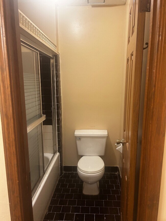Building Photo - 500 Bedlington Dr