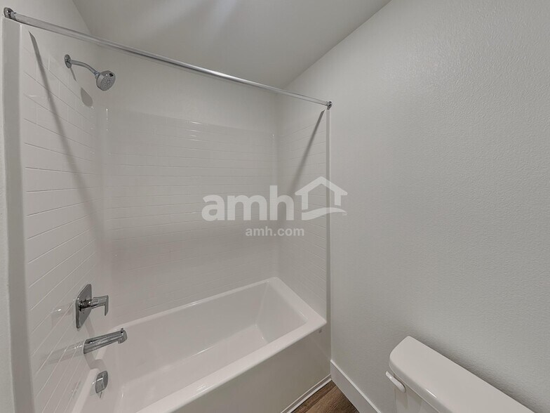 Building Photo - 10131 Cv Mountain St