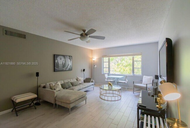 Building Photo - 5840 NE 22nd Way