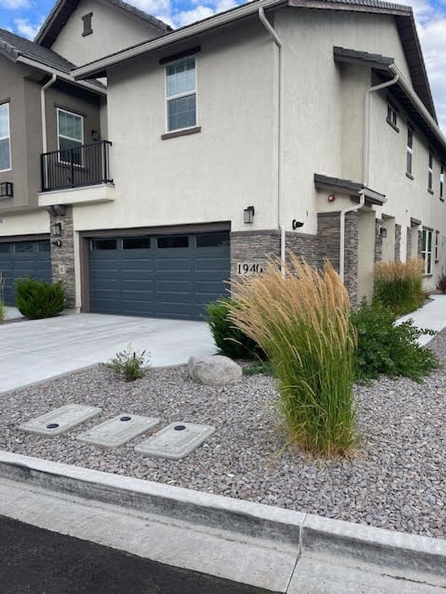 Building Photo - Large Condo in the Heart of Damonte Ranch