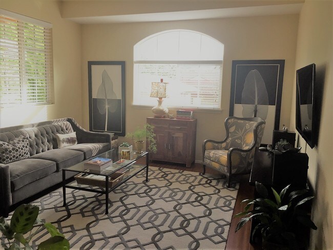 Building Photo - 5310 Colodny Dr